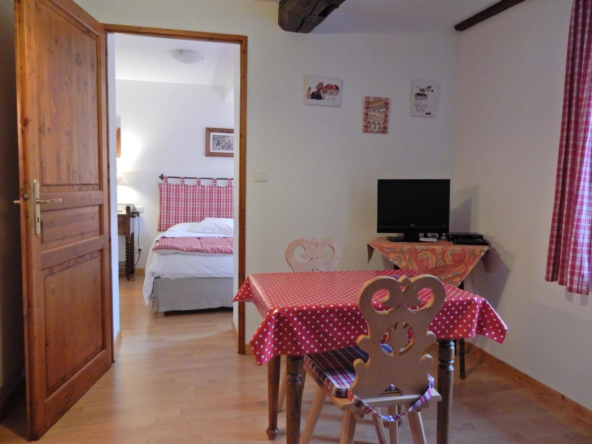 An Apartment In A 17Th Century Wine Grower S House Рикевир Экстерьер фото